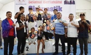 Kontingen Kota Padang kembali menunjukkan performa positif pada hari ketiga Pekan Olahraga Provinsi (Porprov) XVI Sumatera Barat 2026. Hingga Minggu (4/10/2026), cabang olahraga (cabor) gimnastik menyumbangkan delapan medali emas dan satu medali perunggu bagi kontingen Kota Padang.